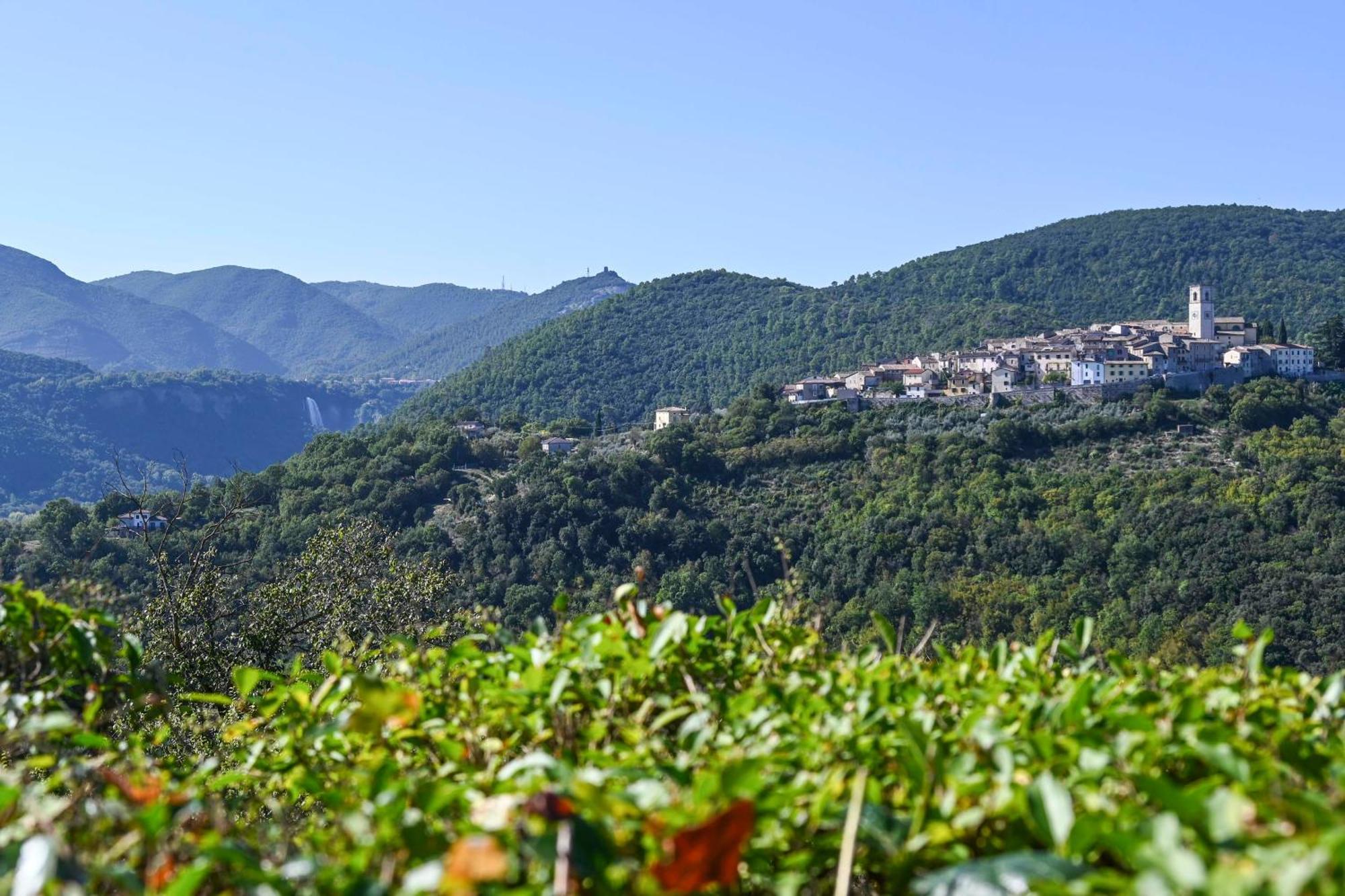 Authentic Villa Surrounded By Nature Terni Eksteriør billede