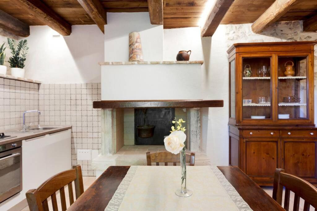Authentic Villa Surrounded By Nature Terni Eksteriør billede